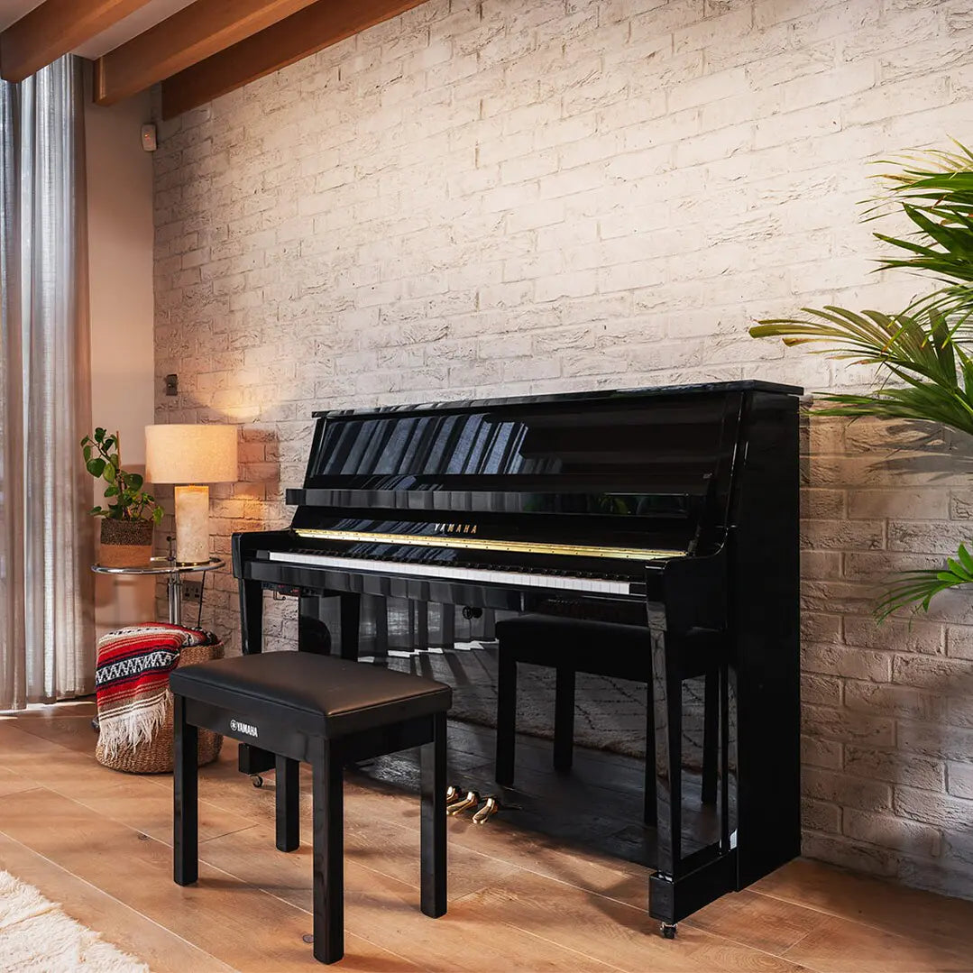 Piano Acústico Vertical B10 PE Yamaha