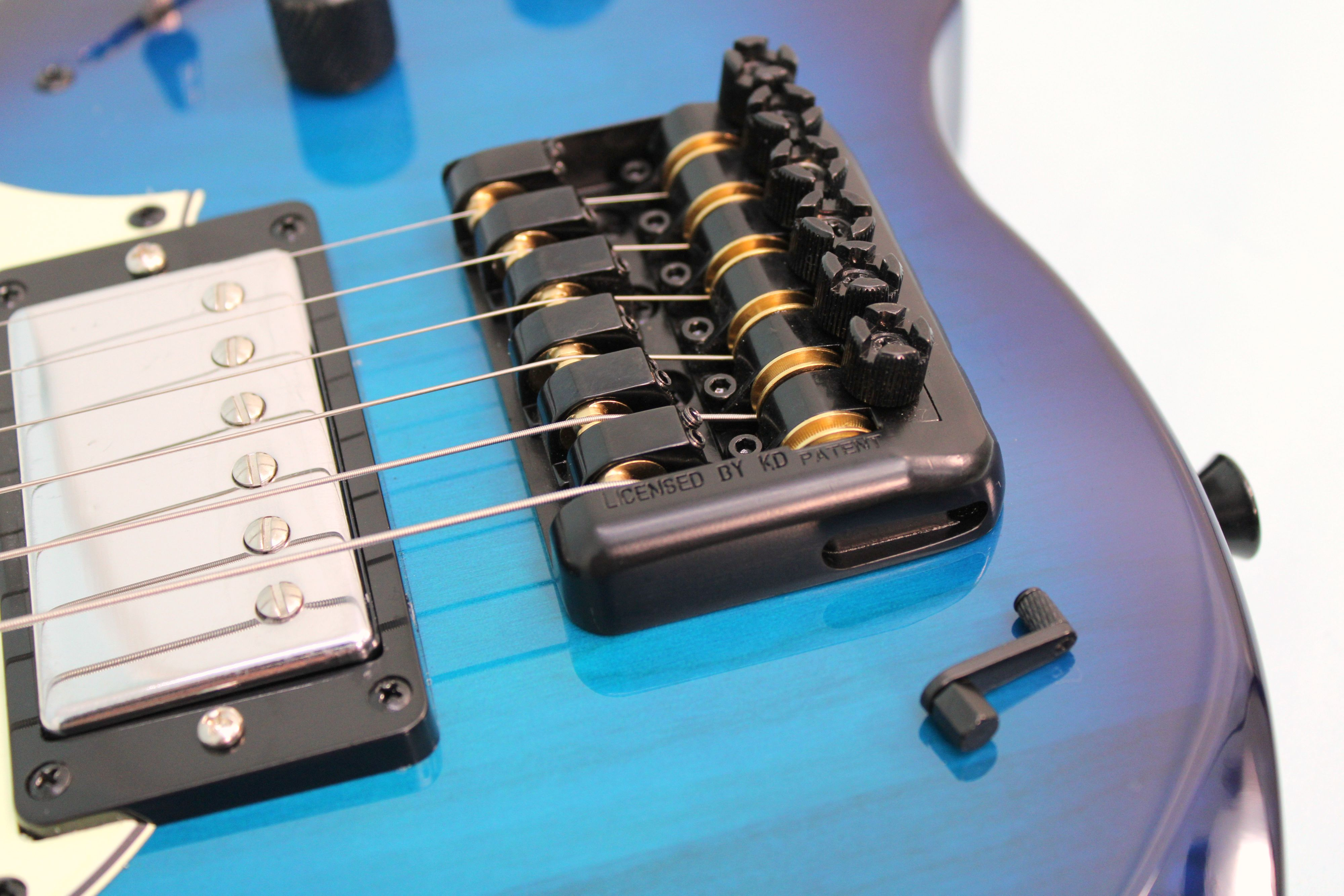 Guitarra Eléctrica HG10 Headless Freeman (funda incluida)