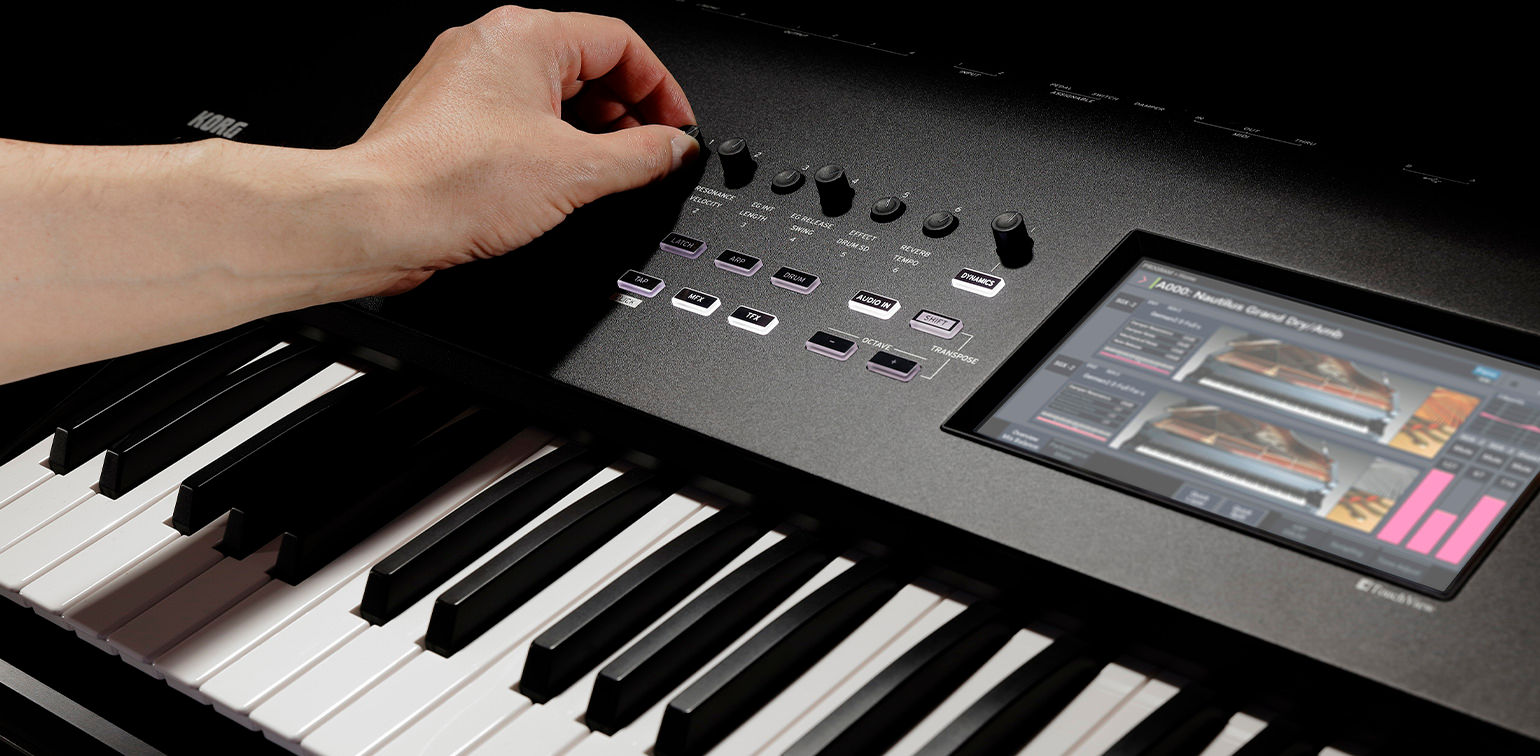 Workstation Sintetizador Nautilus 88-AT Korg