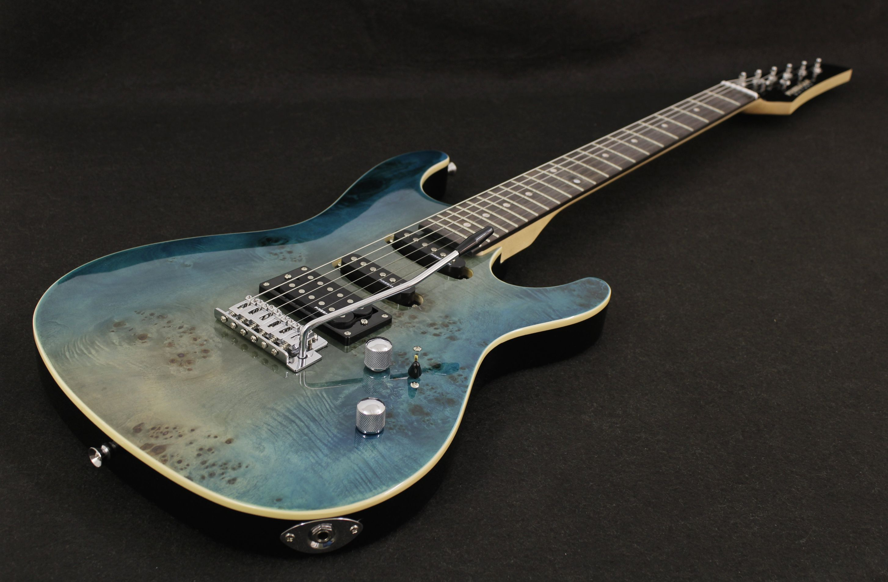 Guitarra Eléctrica SSA Green Burr Freeman