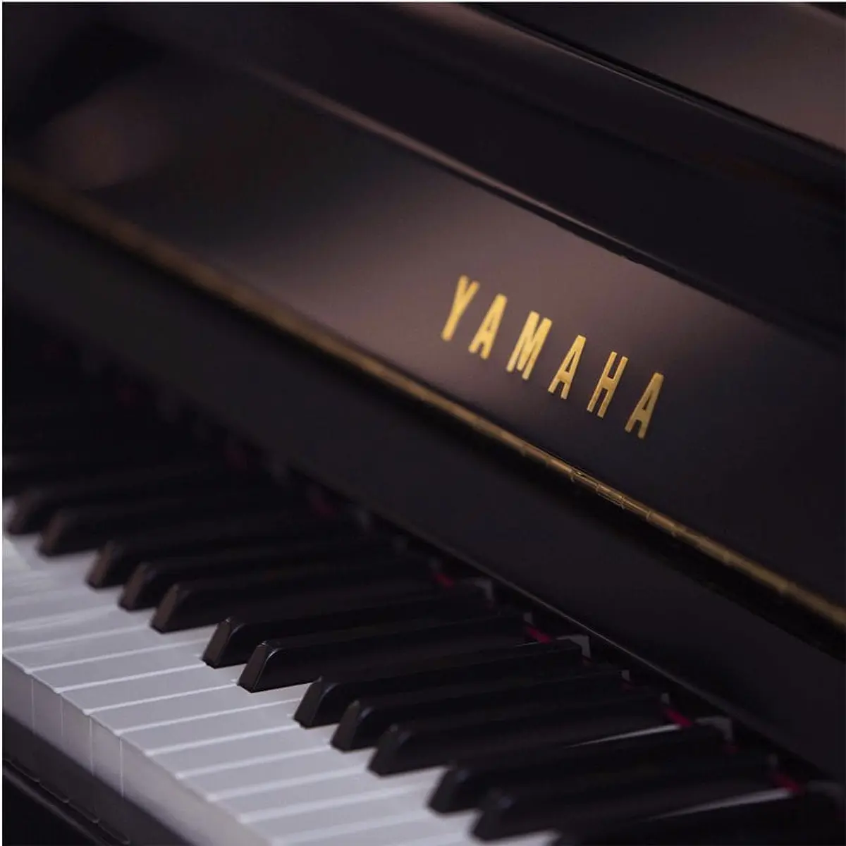 Piano Acústico Vertical JX113T Acabado Polished Ebony Yamaha