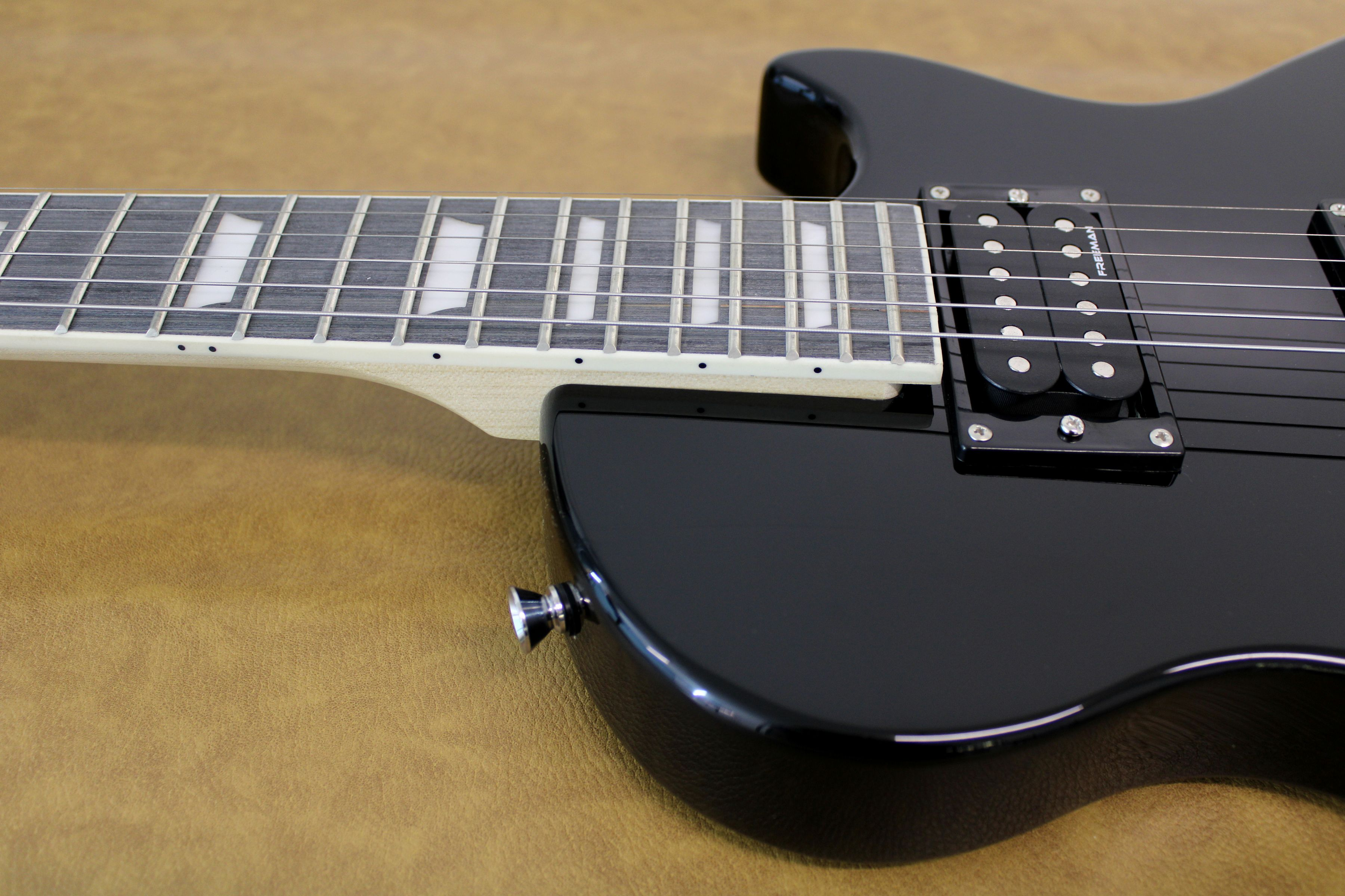 Guitarra Eléctrica LP SLP-100 Freeman