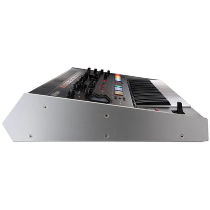 Sintetizador Jupiter X Roland