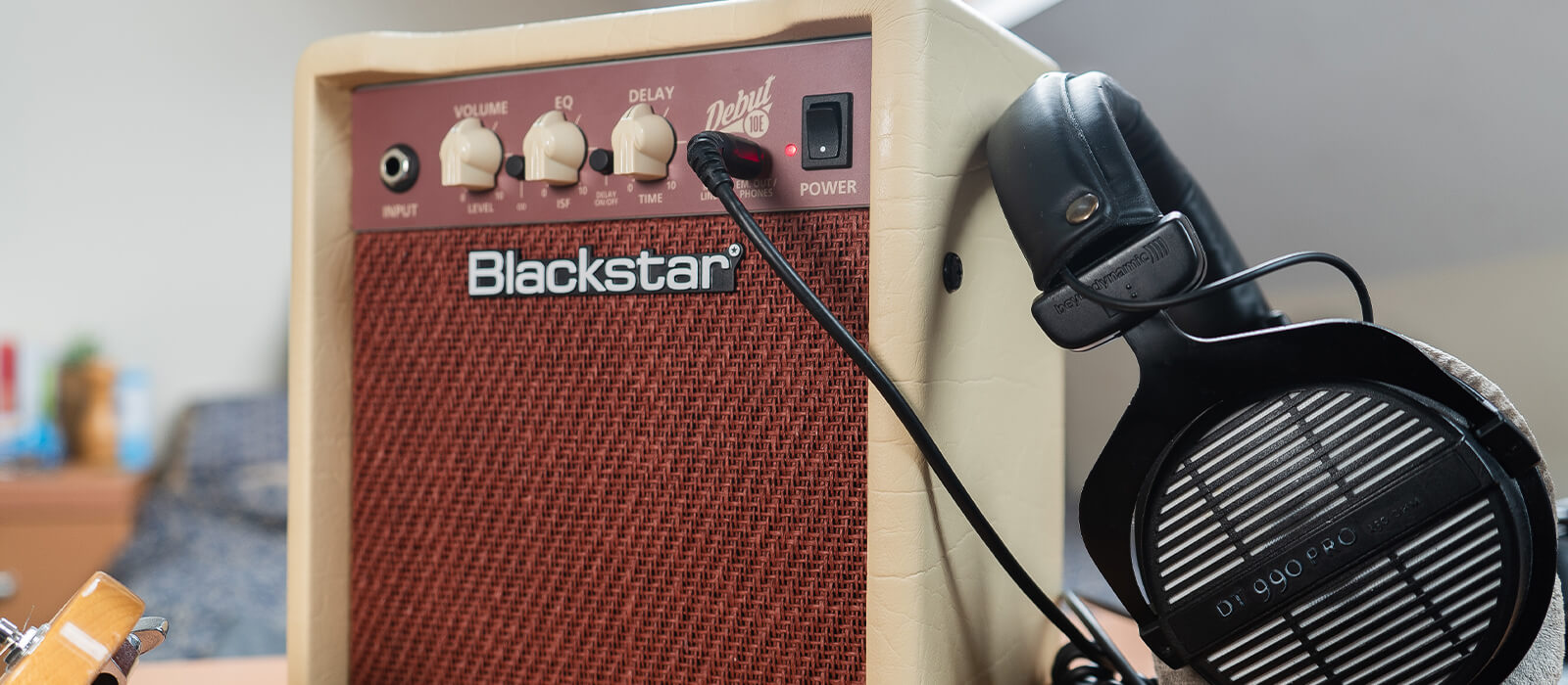 Amplificador de Guitarra Debut 15E BK Blackstar