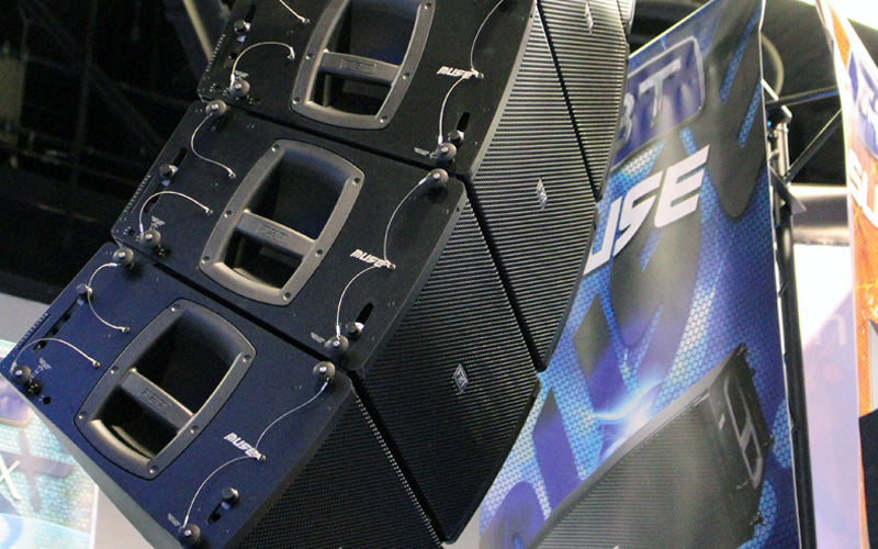 Line Array Activo Muse 210LA 900W FBT