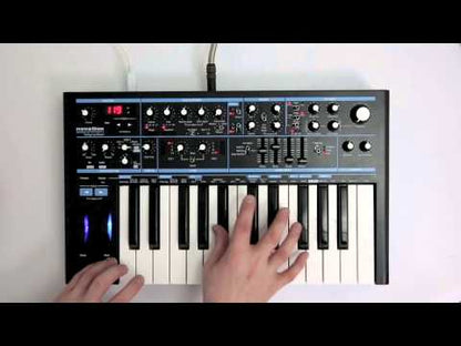 Sintetizador Novation Bass Station II